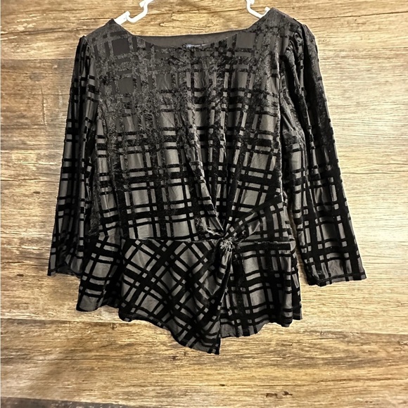 Tommy Hilfiger Black Tie Front Asymmetrical Blouse - Picture 1 of 10
